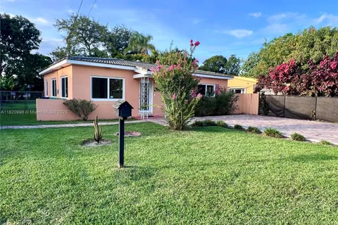 6225 SW 26th St, Miami FL 33155