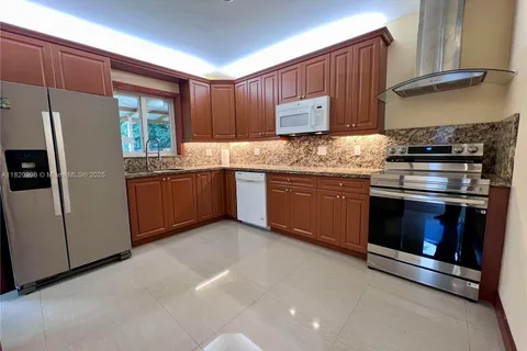 6225 SW 26th St, Miami FL 33155