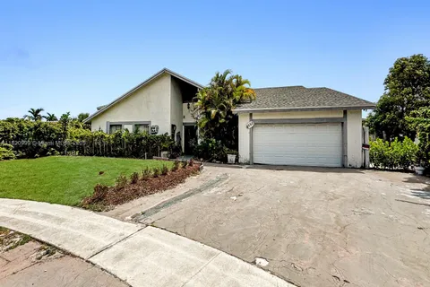 4550 NW 65th Way, Lauderhill FL 33319