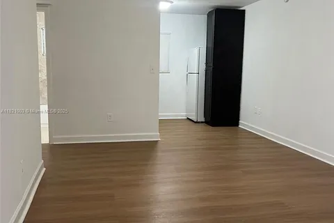 180 NE 71st St # 2, Miami FL 33138