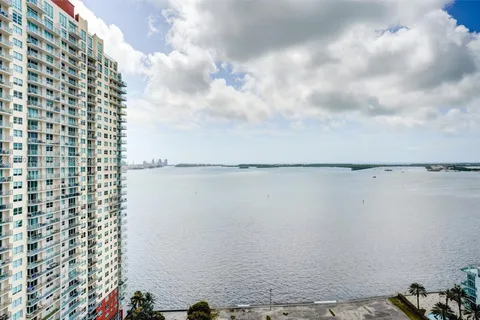 1200 Brickell Bay Dr # 2501, Miami FL 33131