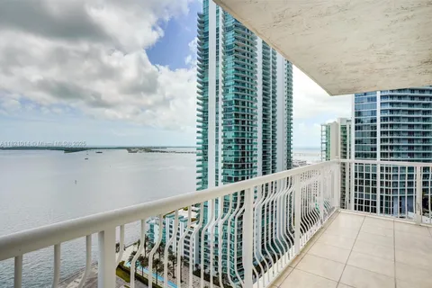 1200 Brickell Bay Dr # 2501, Miami FL 33131