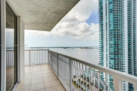 1200 Brickell Bay Dr # 2501, Miami FL 33131