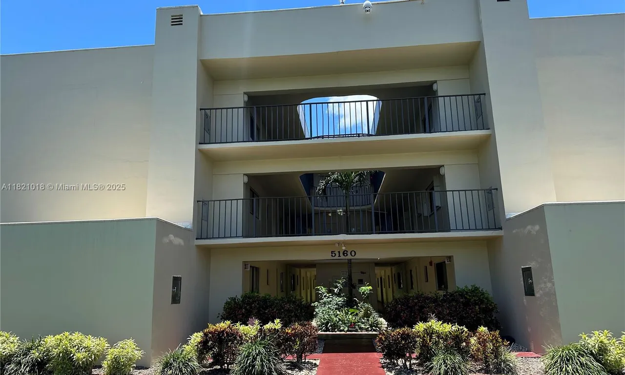 5160 Las Verdes Cir # 103, Delray Beach FL 33484