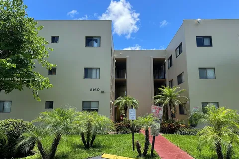 5160 Las Verdes Cir # 103, Delray Beach FL 33484