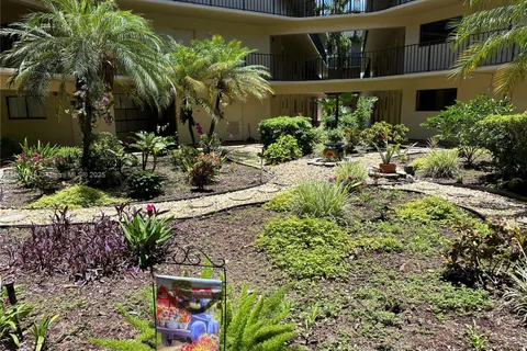 5160 Las Verdes Cir # 103, Delray Beach FL 33484