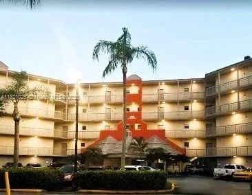8290 Lake Dr # 319, Doral FL 33166
