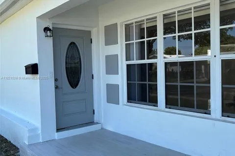 19130 NW 10th Ct, Miami Gardens FL 33169