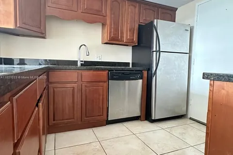 2175 NE 170th St # 305, North Miami Beach FL 33162