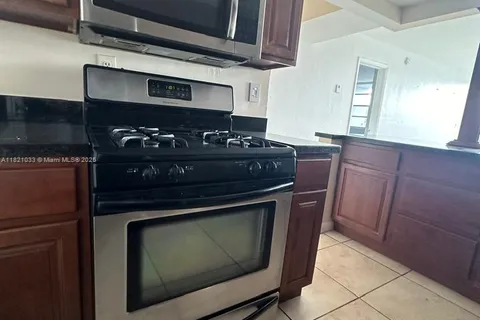 2175 NE 170th St # 305, North Miami Beach FL 33162