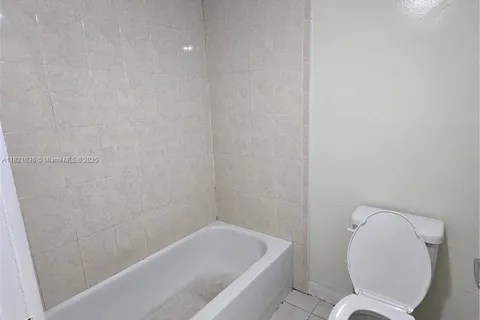 8365 sw 152 av # 101, Miami FL 33193