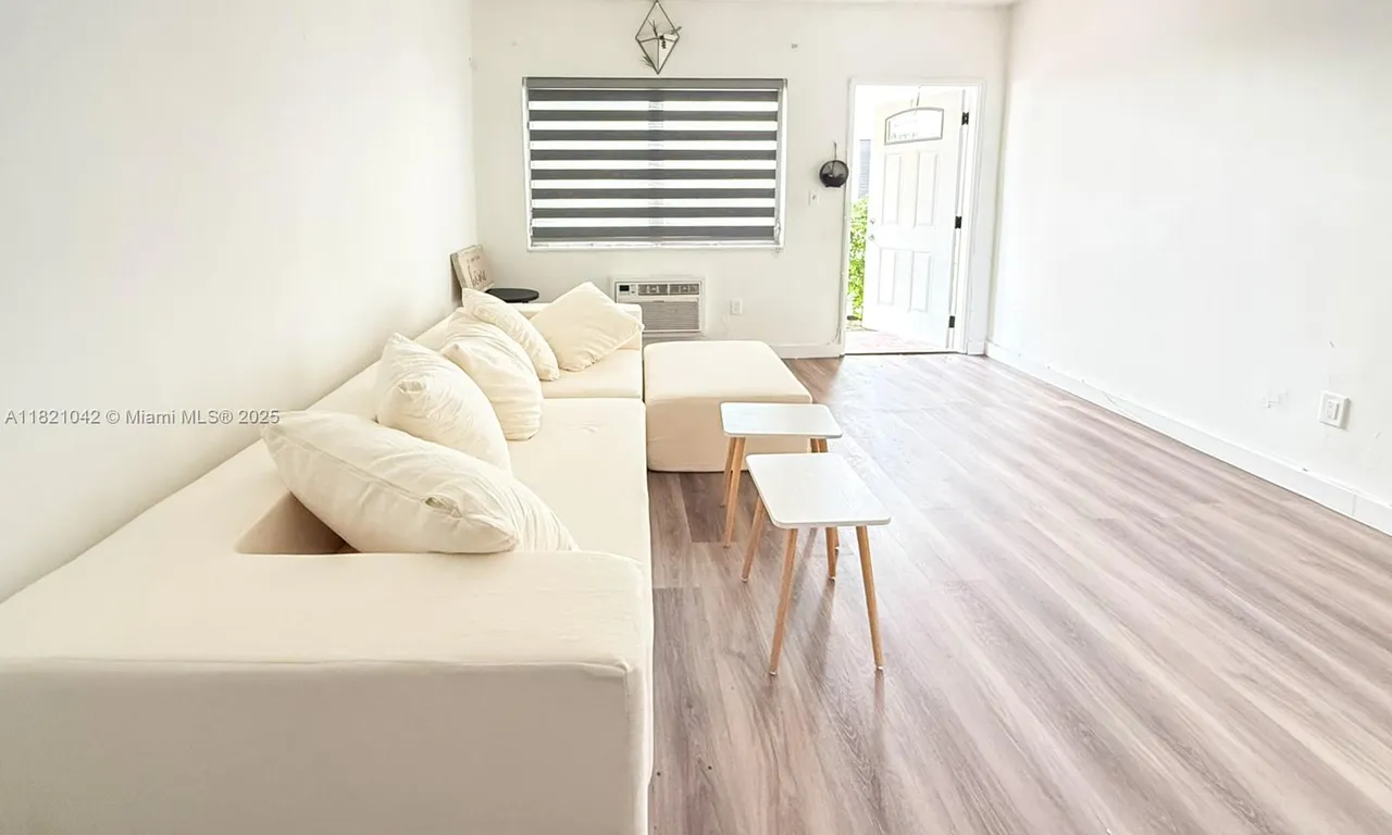 7720 Harding Ave # 3, Miami Beach FL 33141