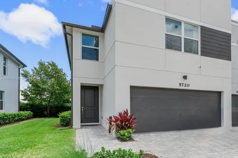 5720 Mentmore Dr, Mangonia Park FL 33407