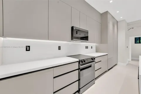 3318 Day Ave # 6, Miami FL 33133