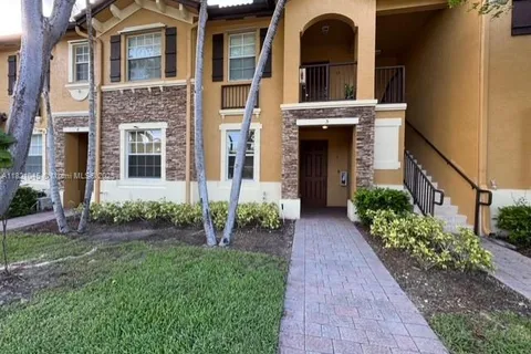 9267 SW 227th St # 8, Cutler Bay FL 33190