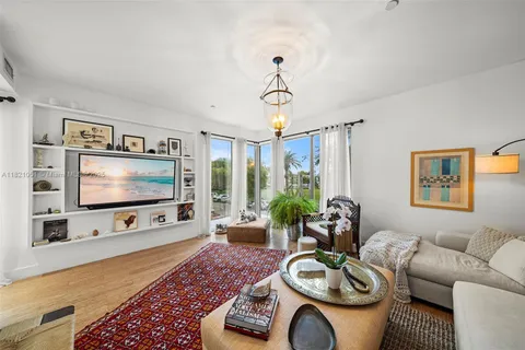163 N Shore Dr # 1, Miami Beach FL 33141