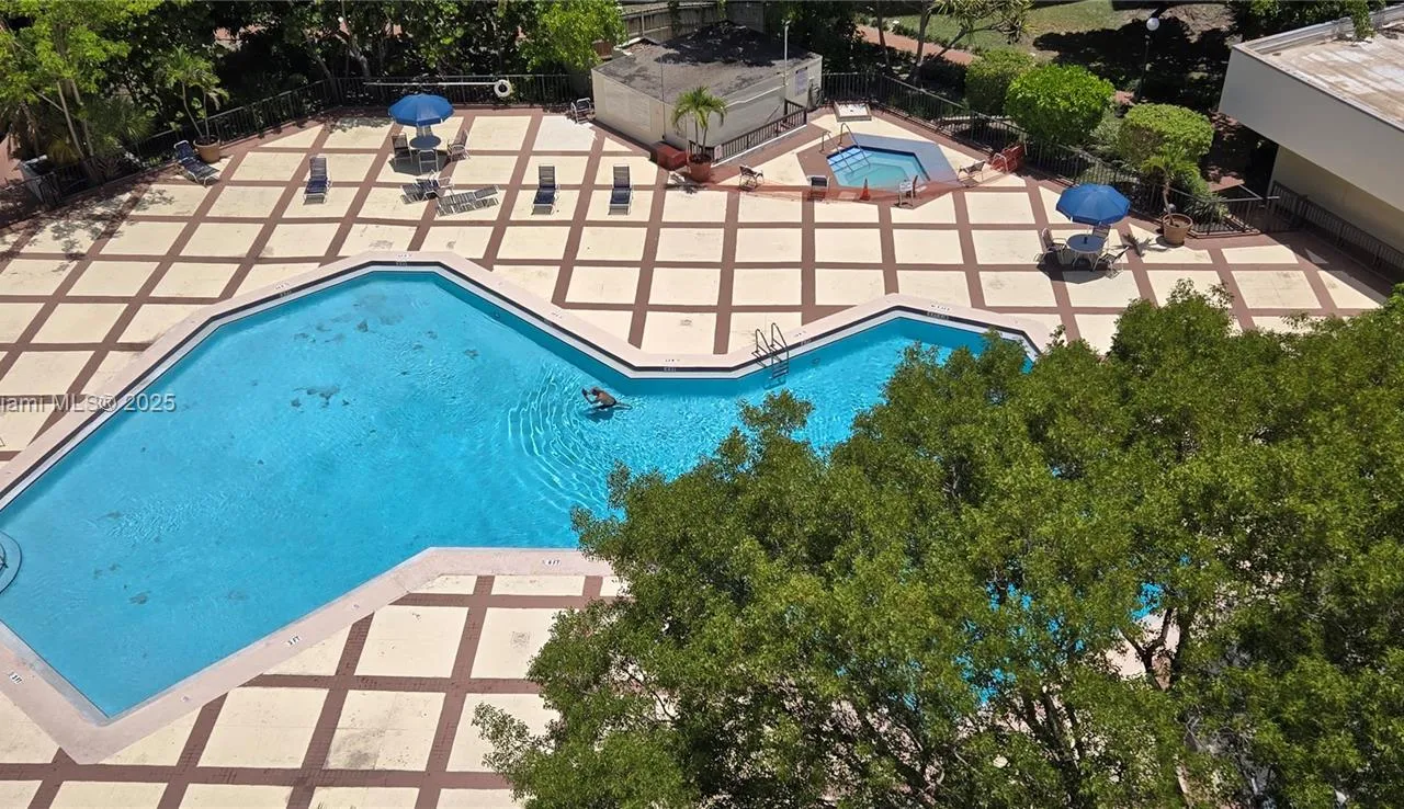 17011 N Bay Rd # 909, Sunny Isles Beach FL 33160