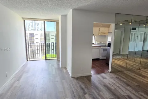 17011 N Bay Rd # 909, Sunny Isles Beach FL 33160
