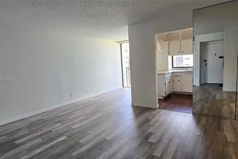 17011 N Bay Rd # 909, Sunny Isles Beach FL 33160