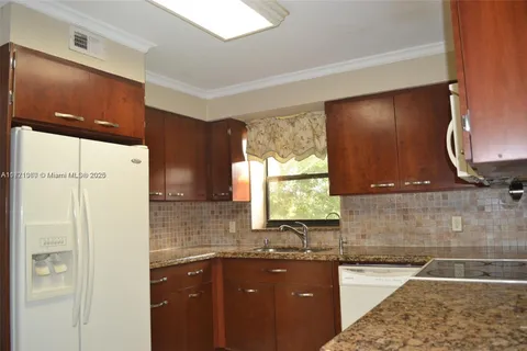 491 Racquet Club Rd # 302, Weston FL 33326