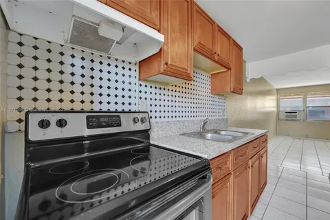 5797 Flagler St # 2, Hollywood FL 33023