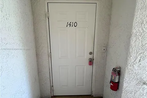 4802 Washington St # 10, Hollywood FL 33021