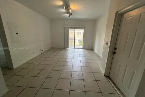 4802 Washington St # 10, Hollywood FL 33021