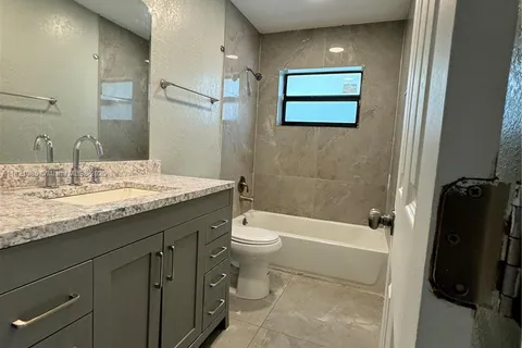 2731 SW 7th St # 1, Fort Lauderdale FL 33312
