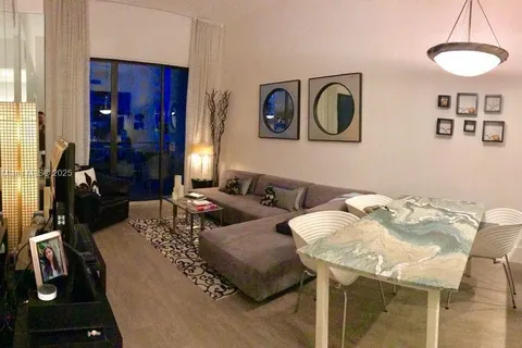 540 Brickell Key Dr # 522, Miami FL 33131