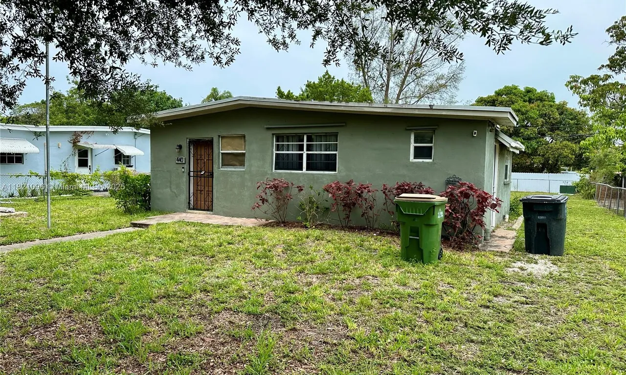 440 NW 134th St, North Miami FL 33168