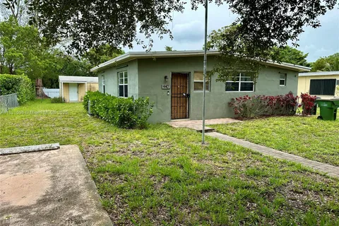 440 NW 134th St, North Miami FL 33168