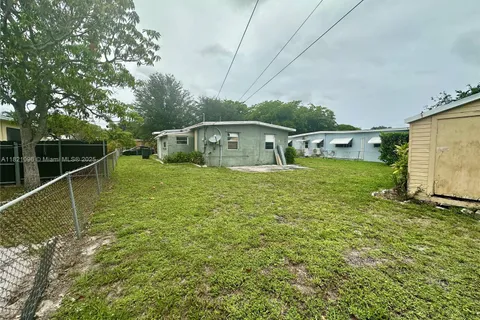 440 NW 134th St, North Miami FL 33168