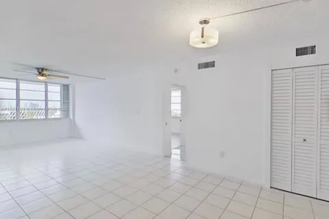 245 18th St # 801, Miami Beach FL 33139