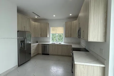 18405 SW 104th St # 0, Miami FL 33196