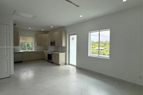 18405 SW 104th St # 0, Miami FL 33196