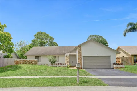 8511 NW 51st Ct, Lauderhill FL 33351