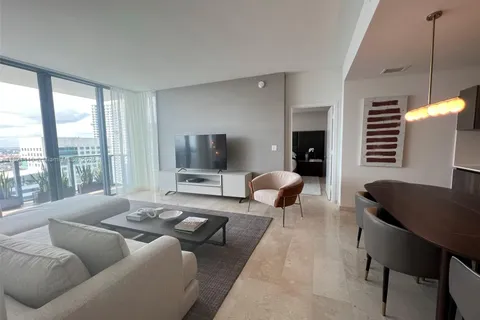 88 SW 7 # 2404, Miami FL 33131