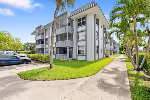 6705 NW 169th St # C310, Hialeah FL 33015