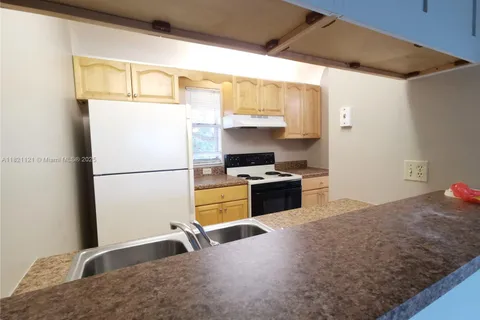 10179 Twin Lakes Dr # K, Coral Springs FL 33071
