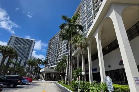 3800 S Ocean Dr # 425, Hollywood FL 33019