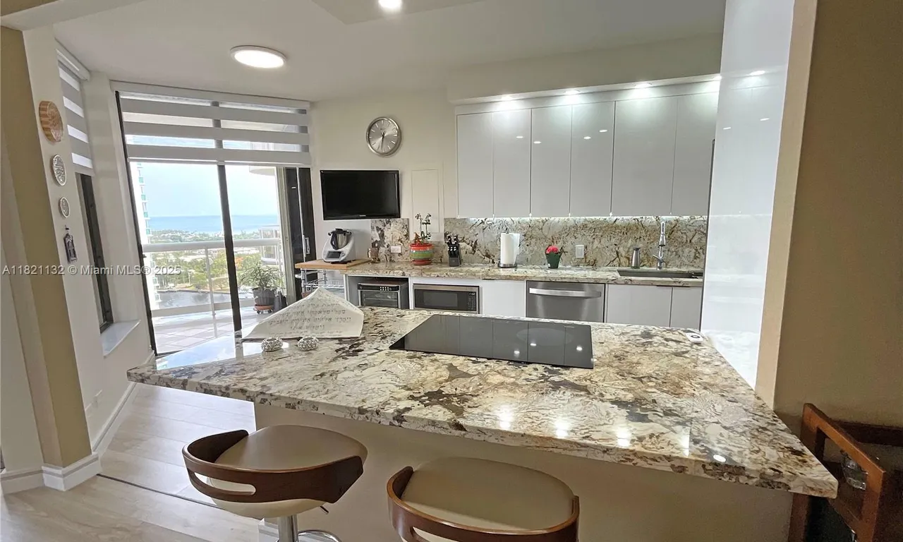 20191 E Country Club Dr # 1903, Aventura FL 33180