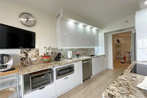 20191 E Country Club Dr # 1903, Aventura FL 33180