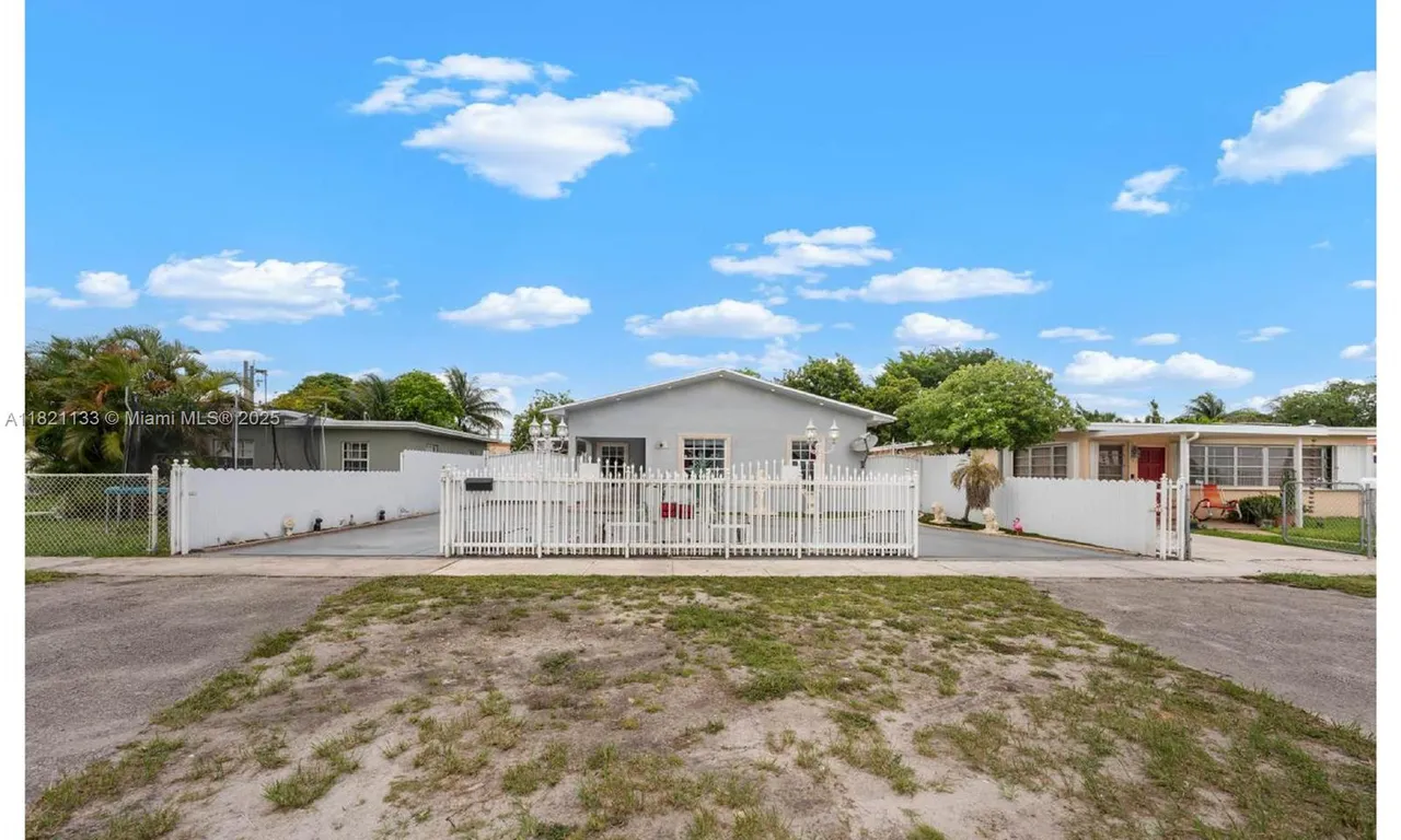 611 E 48th St, Hialeah FL 33013