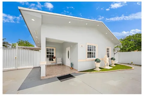 611 E 48th St, Hialeah FL 33013