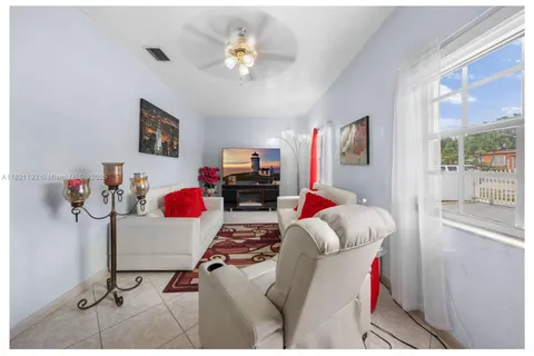 611 E 48th St, Hialeah FL 33013