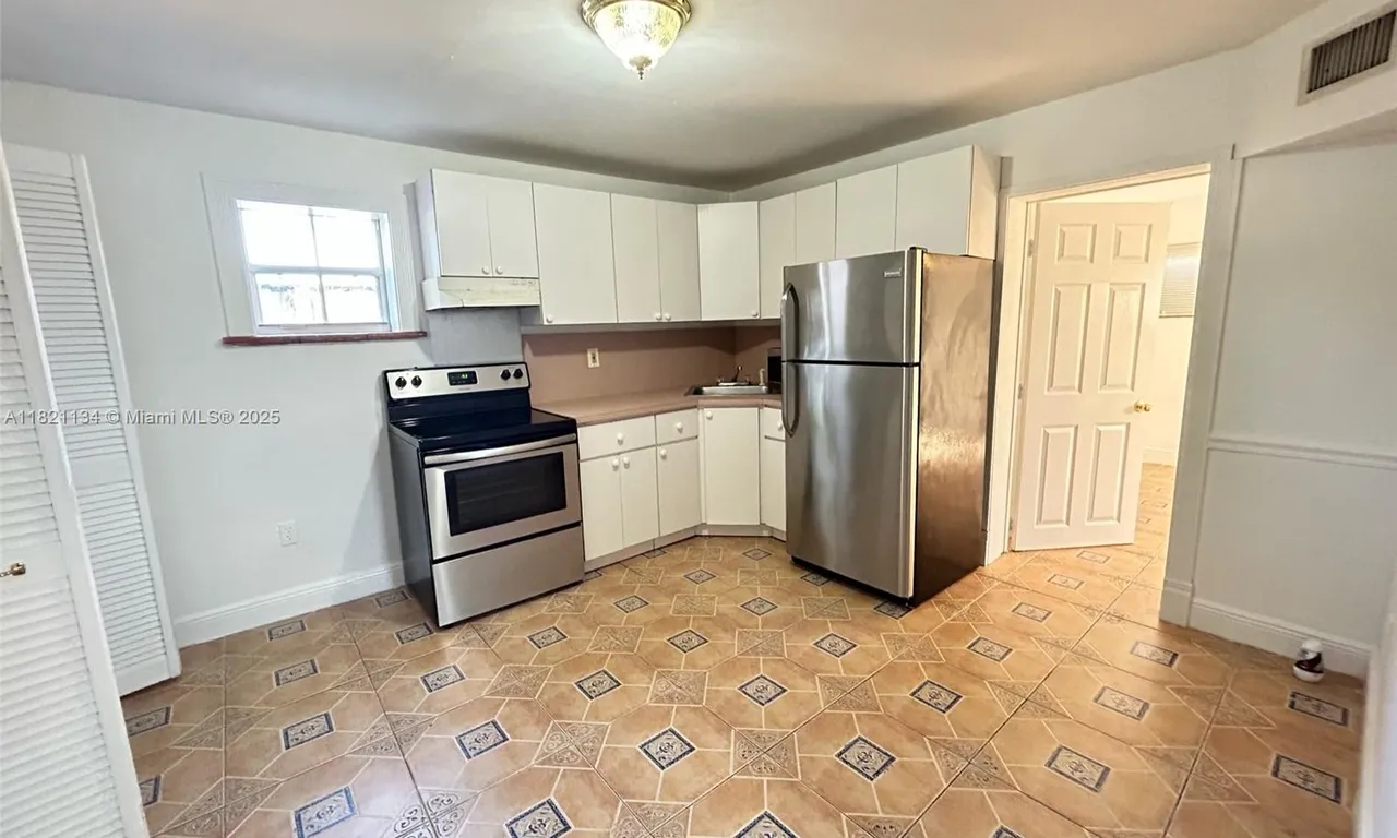1919 Thomas St # 4, Hollywood FL 33020
