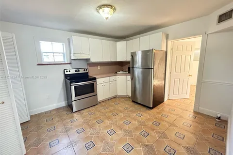 1919 Thomas St # 4, Hollywood FL 33020