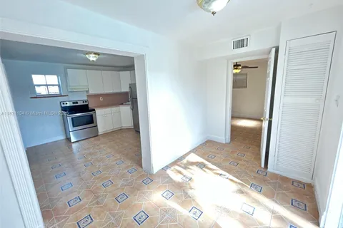 1919 Thomas St # 4, Hollywood FL 33020