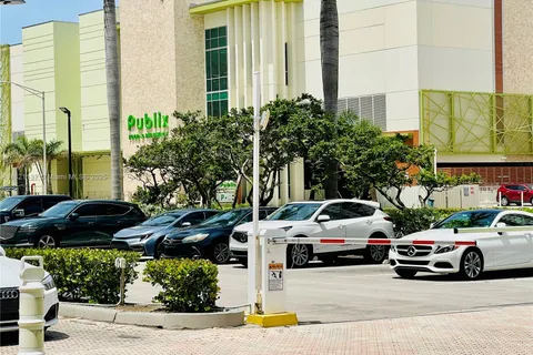 3001 S Ocean Dr # 101, Hollywood FL 33019