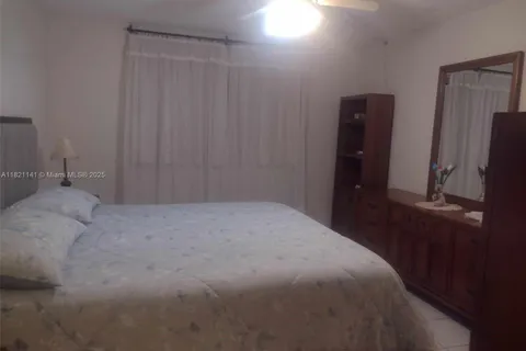 3001 NW 46th Ave # 204, Lauderdale Lakes FL 33313